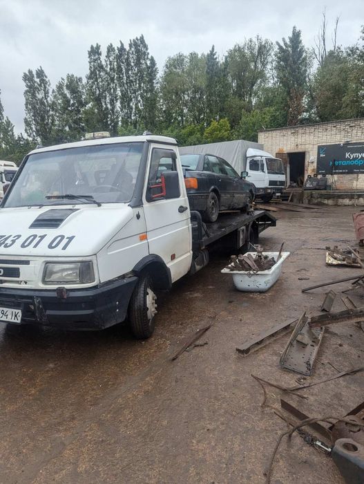 Евакуатор  місто рівне 15 хв помірні ціни  без посередників