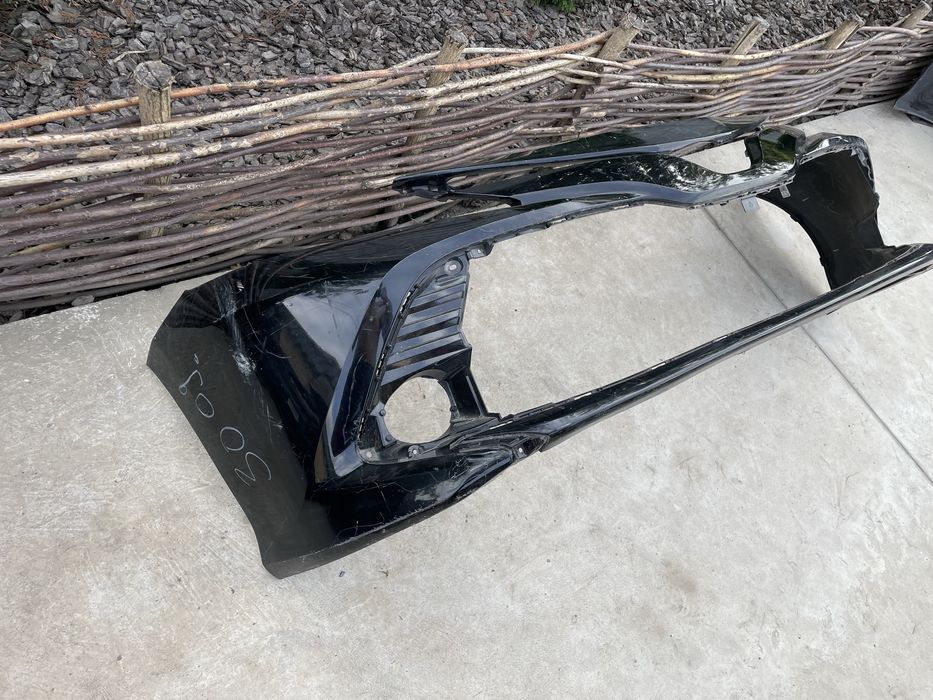 Передній бампер Toyota Camry 70 2017-2020