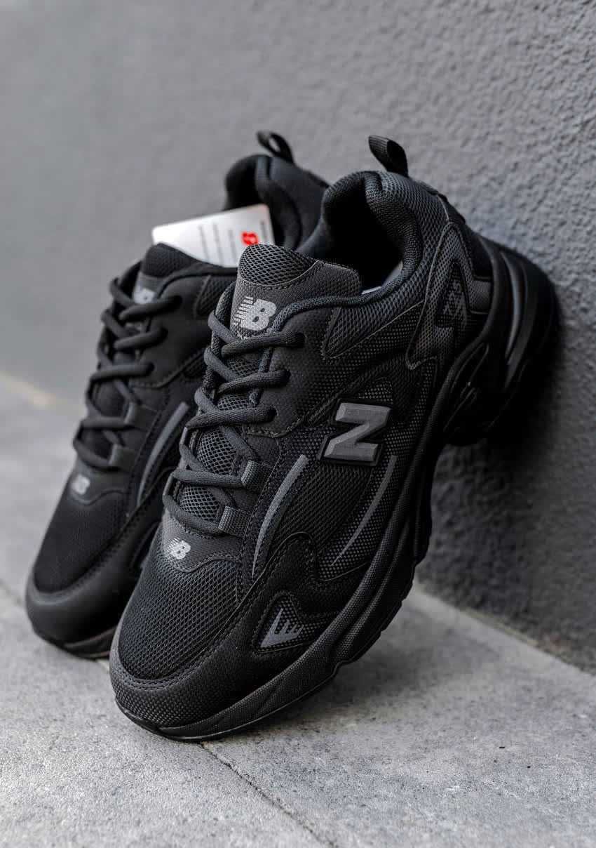 Стильні кросівки new balance 725 black, чросівки на літо чорні