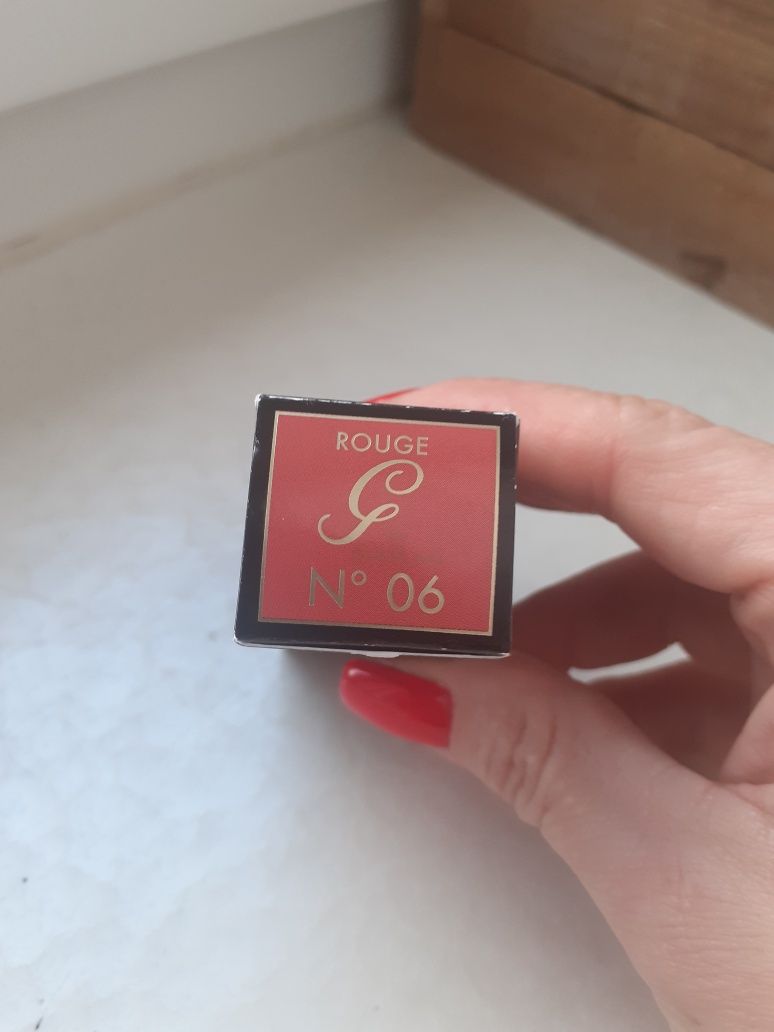 Pomadka guerlain rouge