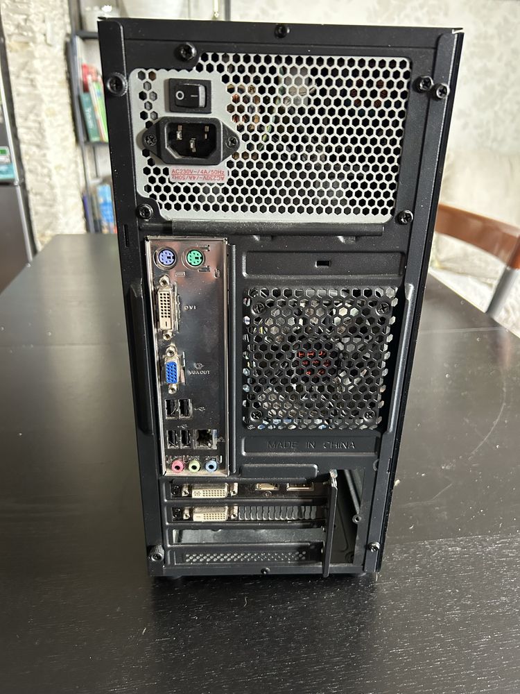 Komputer stacjonarny, GTX750ti, Intel Xeon, 8GB RAM DDR3