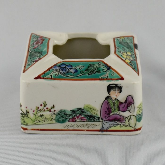 Cinzeiro em Porcelana da China com caracteres chineses, CIRCA 1960 n2