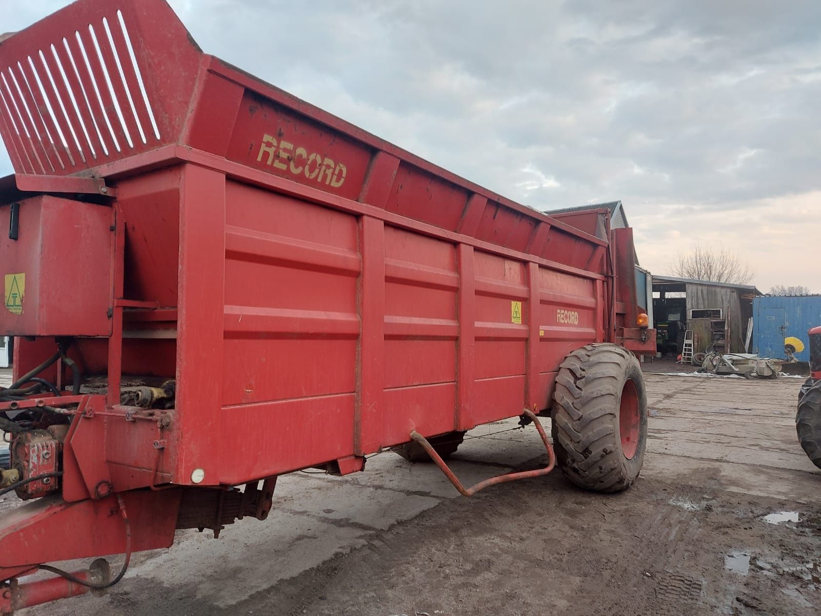 Rozrzutnik obornika Record 14 ton. Nie jeantil