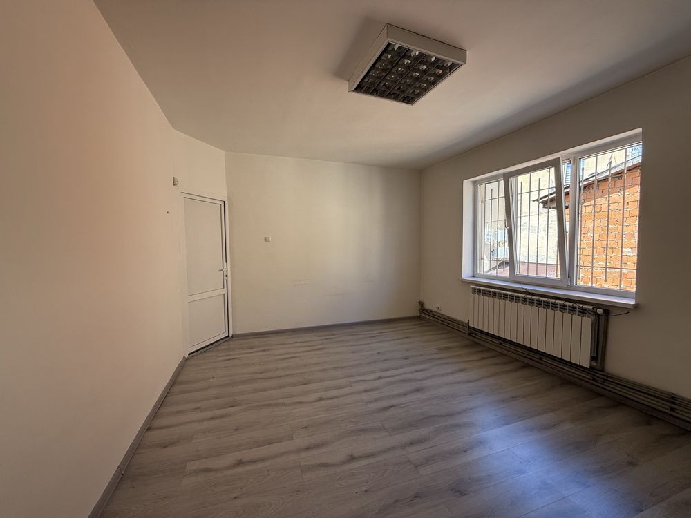 Продажа у центрі Хуста комерційного приміщення
