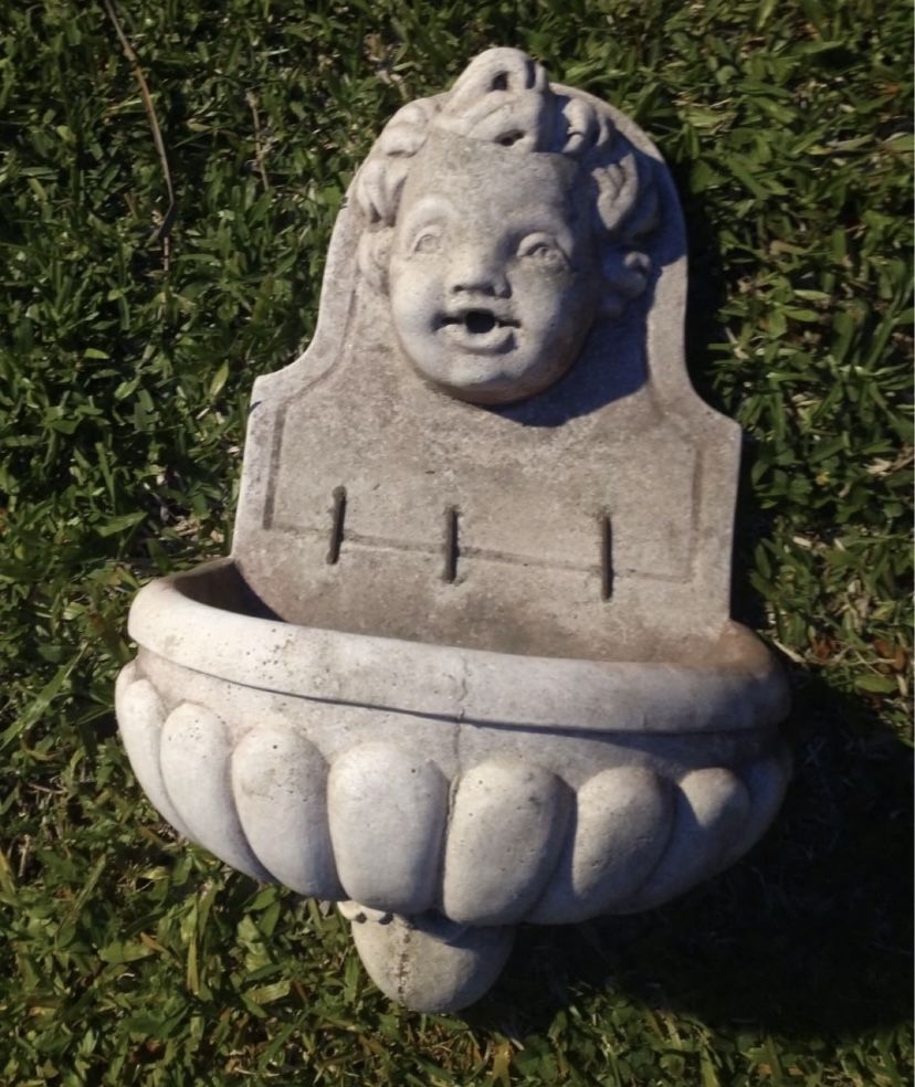 Fontes Decorativas em Pedra - (80€ Cada ou 150€ as duas)