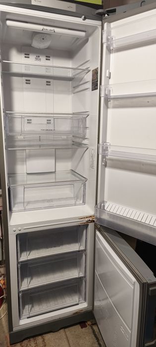 Холодильник срочно! Hotpoint Ariston no frost