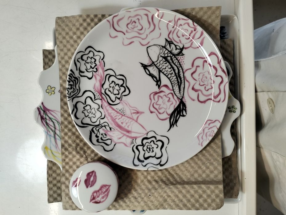 Prato , pintado a mão