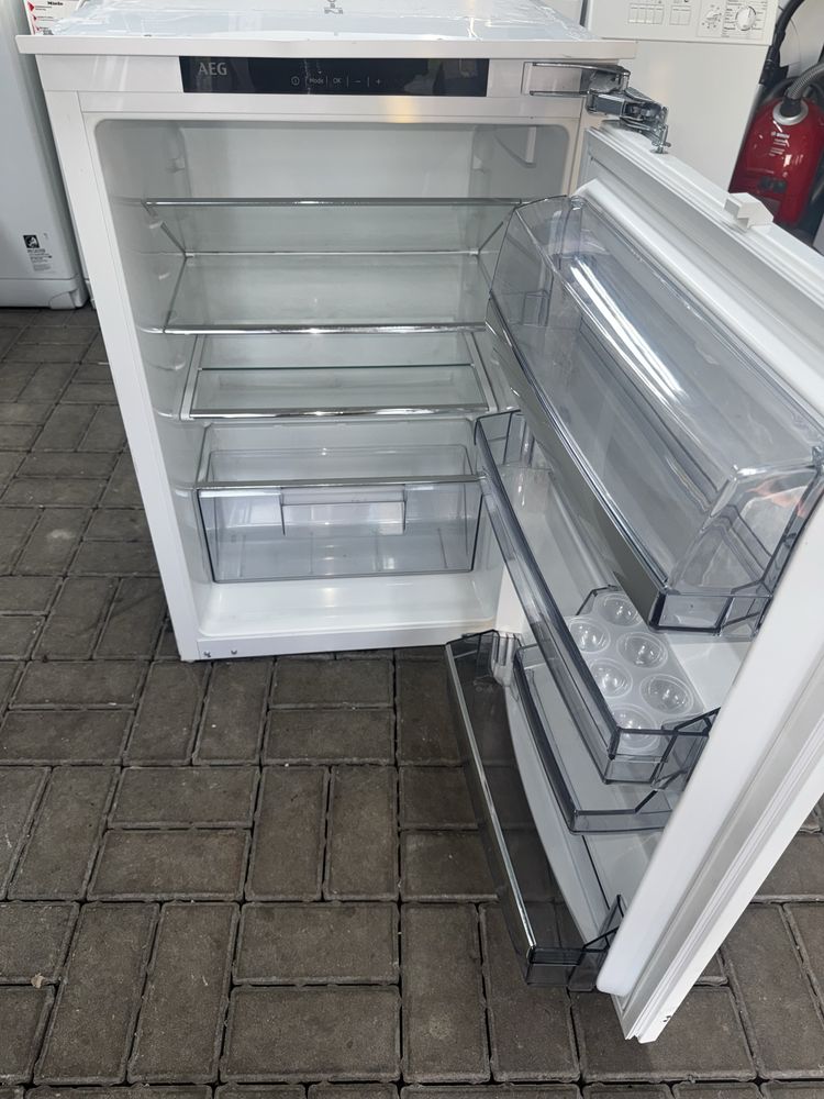 Lodówkę Chłodziarkę firmy Aeg model Ske88841ac A+++