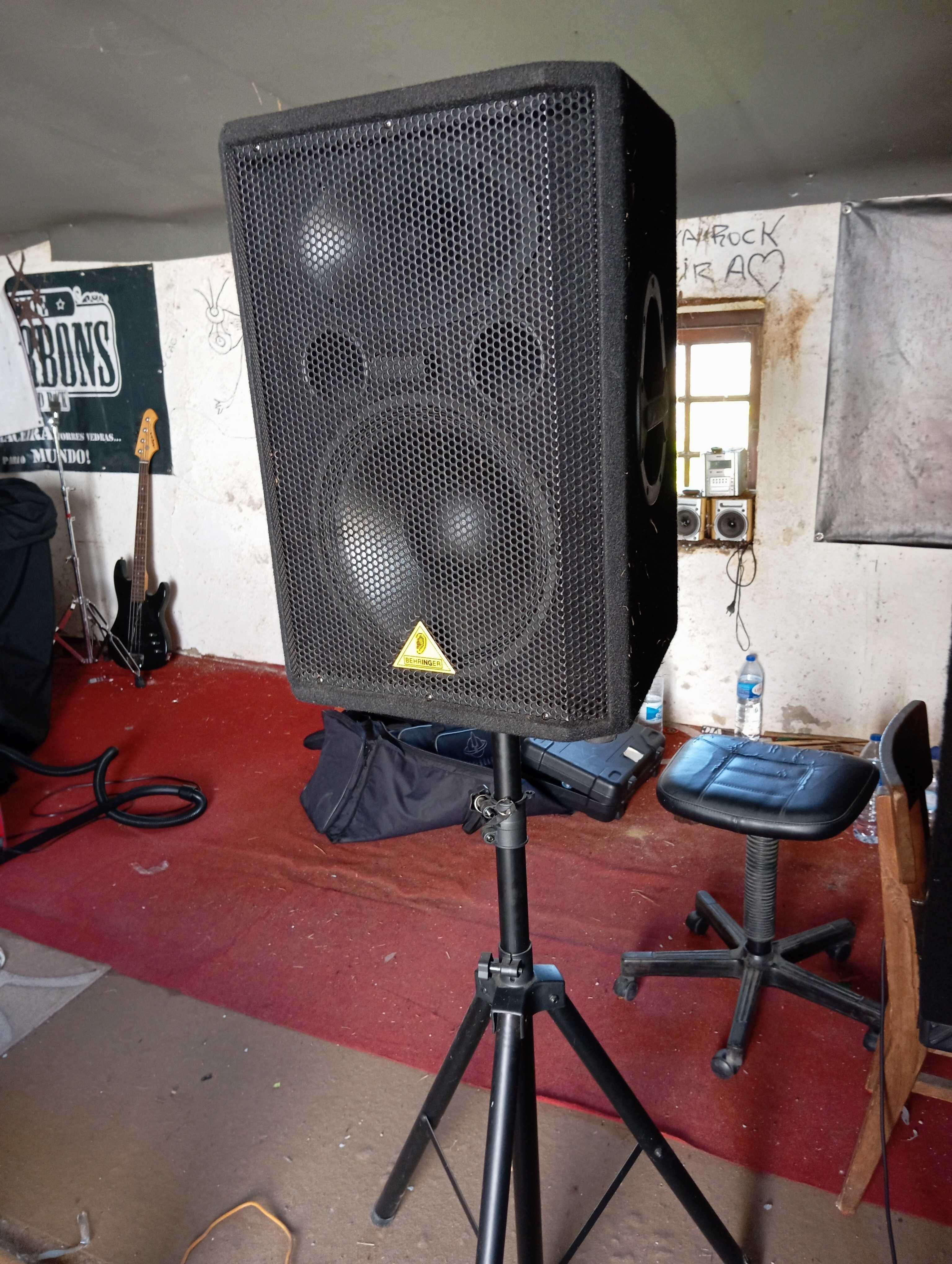 Behringer VP1220