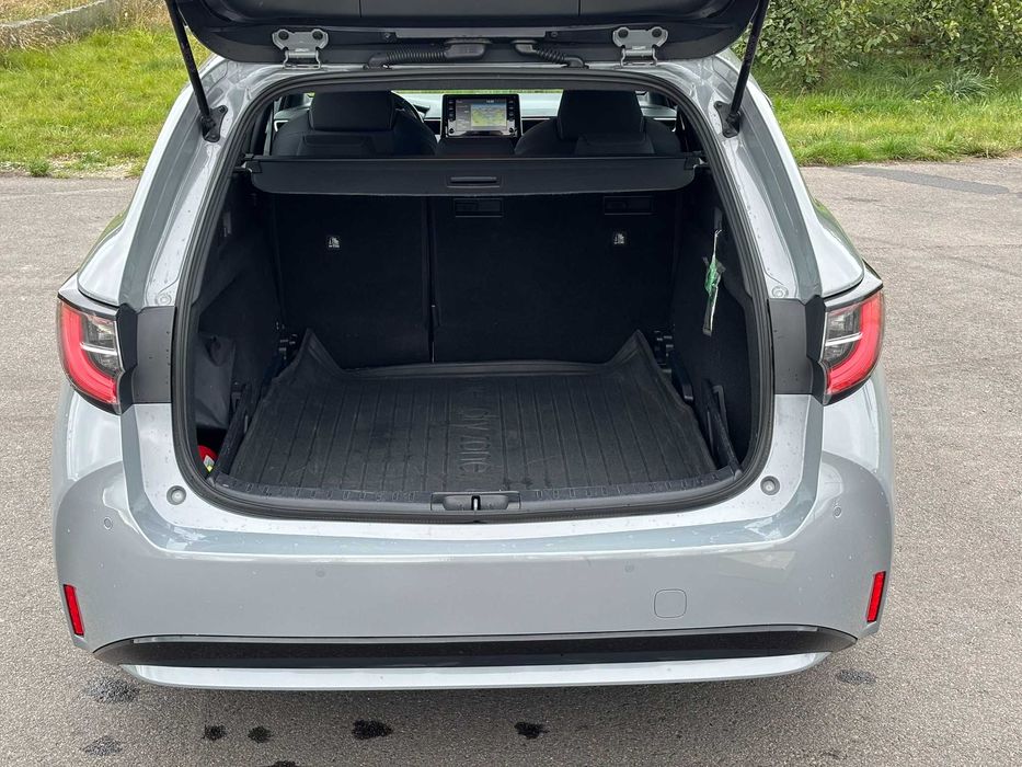 Wynajem Toyota Corolla Hybryda LPG 2021 1.8 122 koni