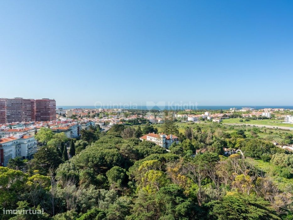 Apartamento T3 com estacionamento e vista sobre o mar em Oeiras