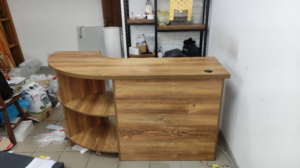 Стол касса витрина