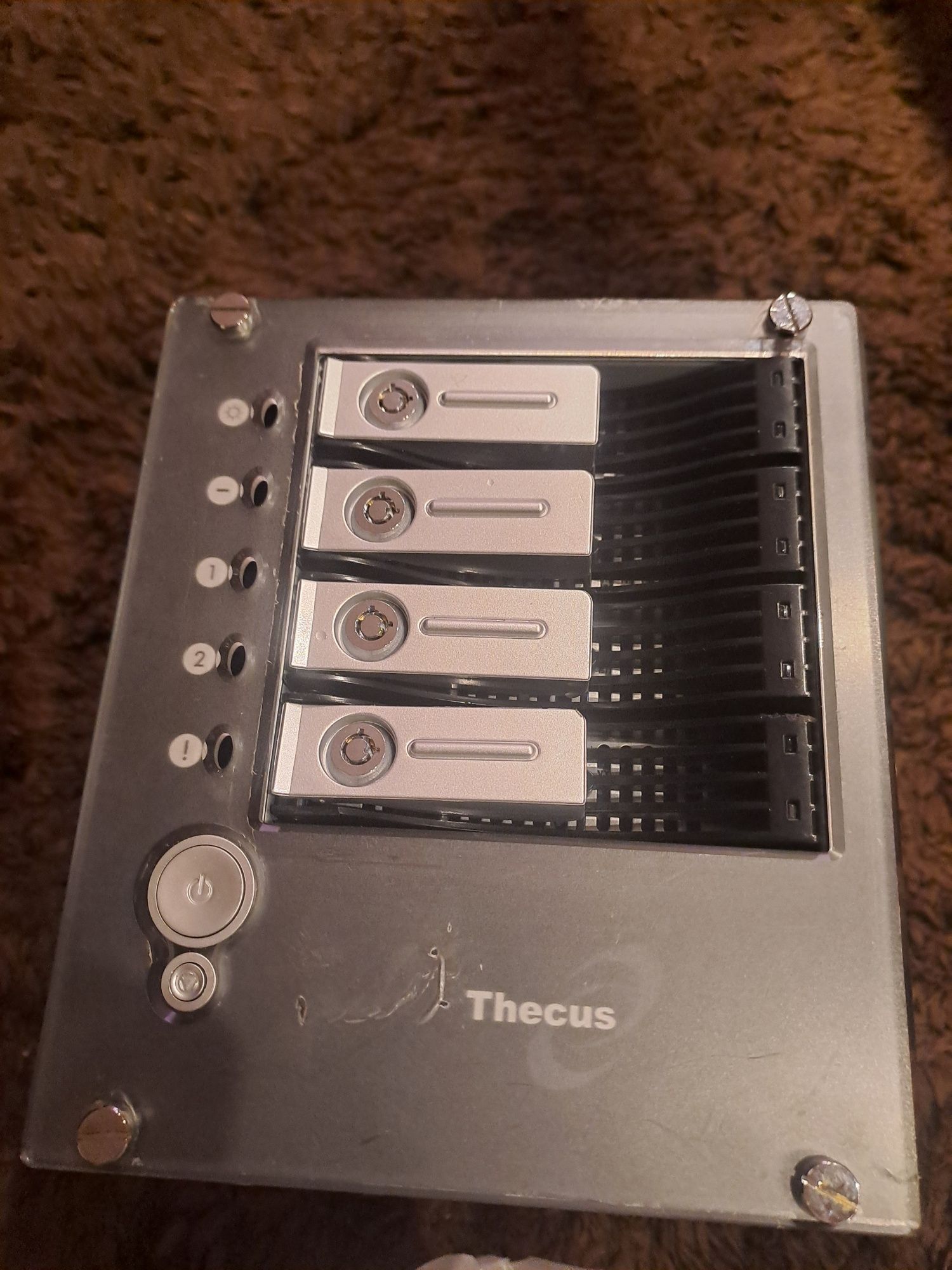 Serwer thecus n 4100 8TB stan bdb