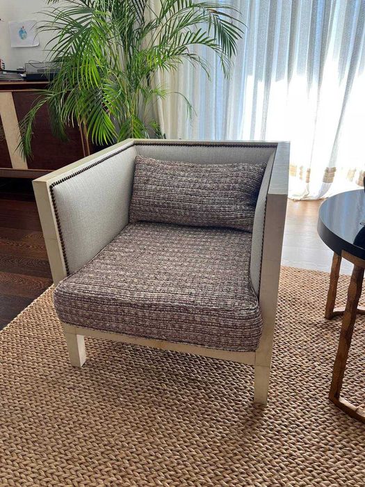 Cadeiras quadradas confortáveis