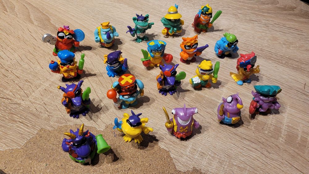 Piratix Zestaw Skrzynia + Statek + 19 Figurek + Więzienie + Moneta