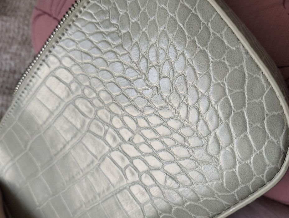 Маленька сумочка від Bershka