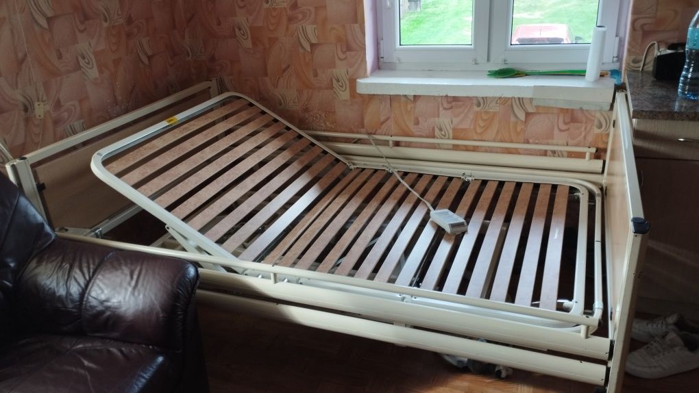 Duże łóżko rehabilitacyjne 130x200