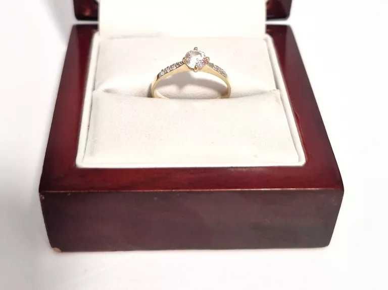 Piękny złoty pierścionek cyrkonie P585/1,25g