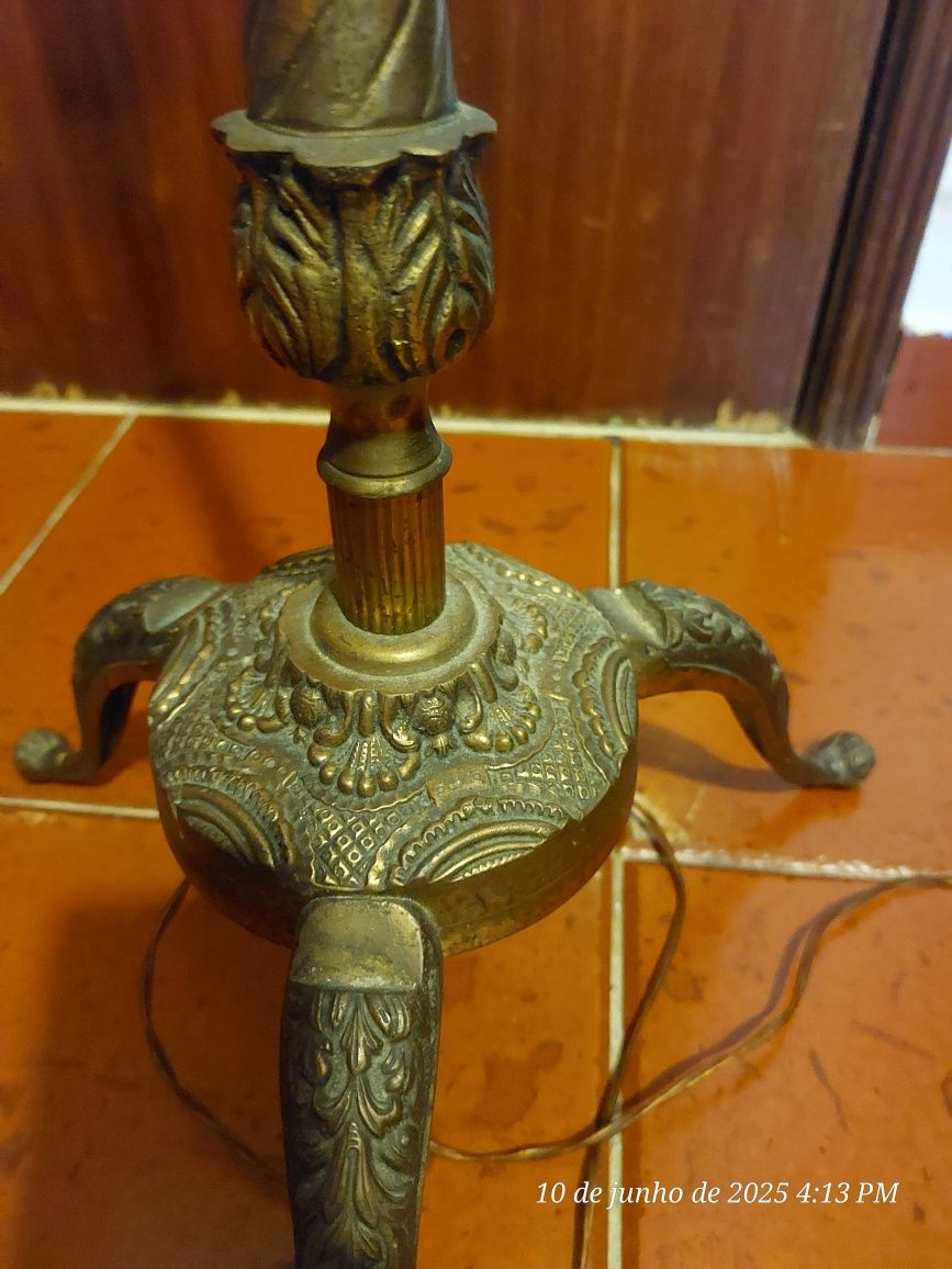 Abajur de chao leitura