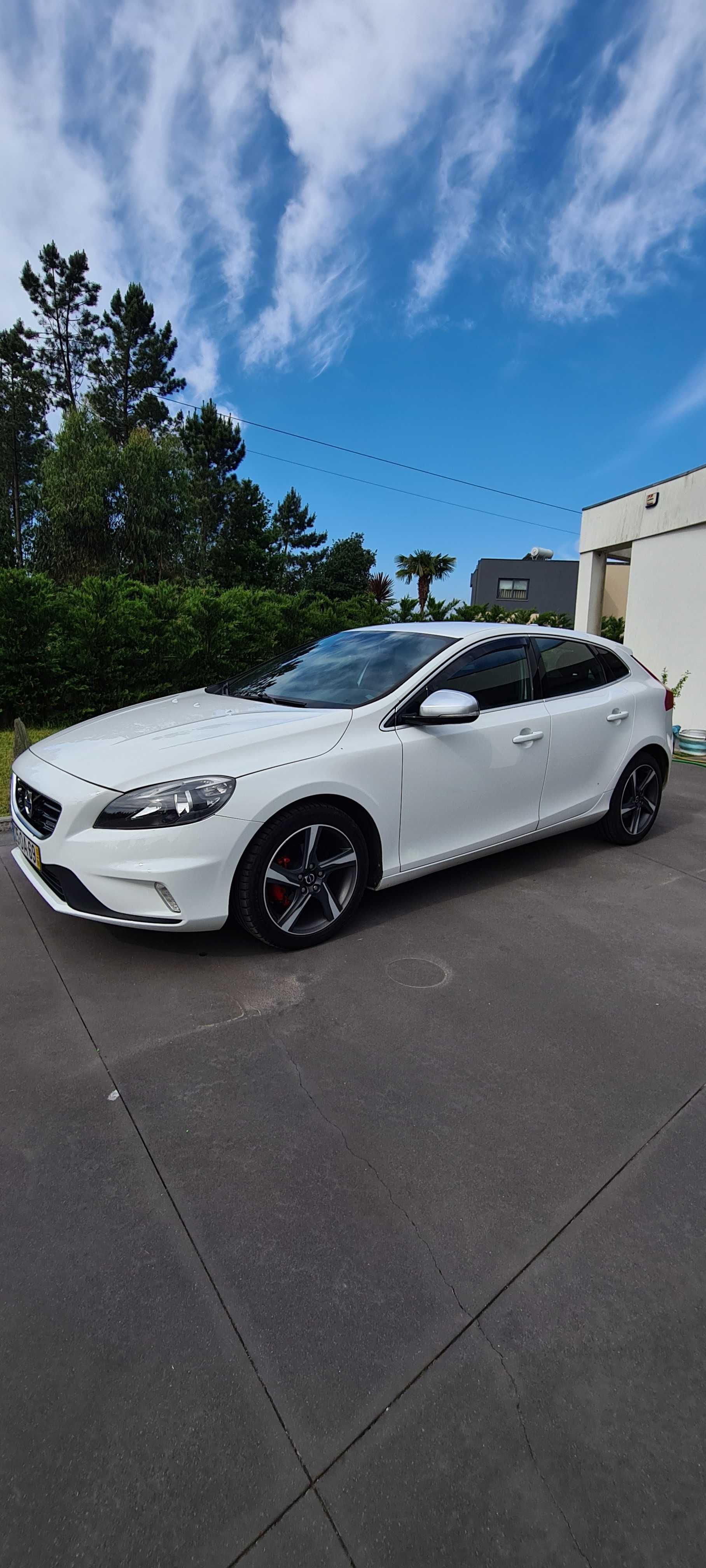 Volvo v40 d2 versão R DESIGN