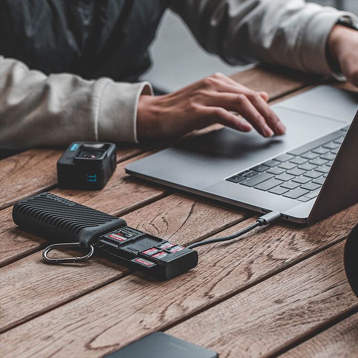 PGYTECH CreateMate Чохол для карт пам'яті та картридер 2-в-1