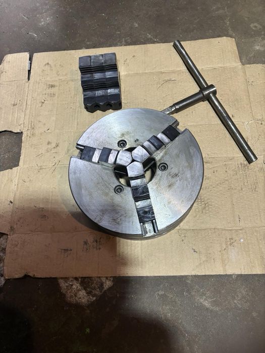 Патрон токарный 250 мм на конус Польша