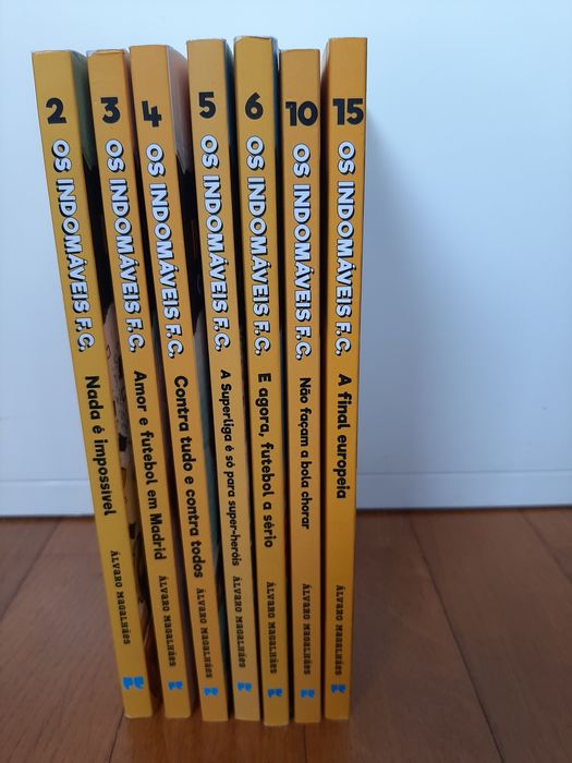 Vários livros juvenis