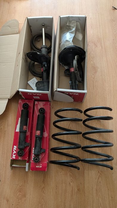 Задні стойки амортизатори KYB Каяба  Hyundai Santa Fe 2006-2012