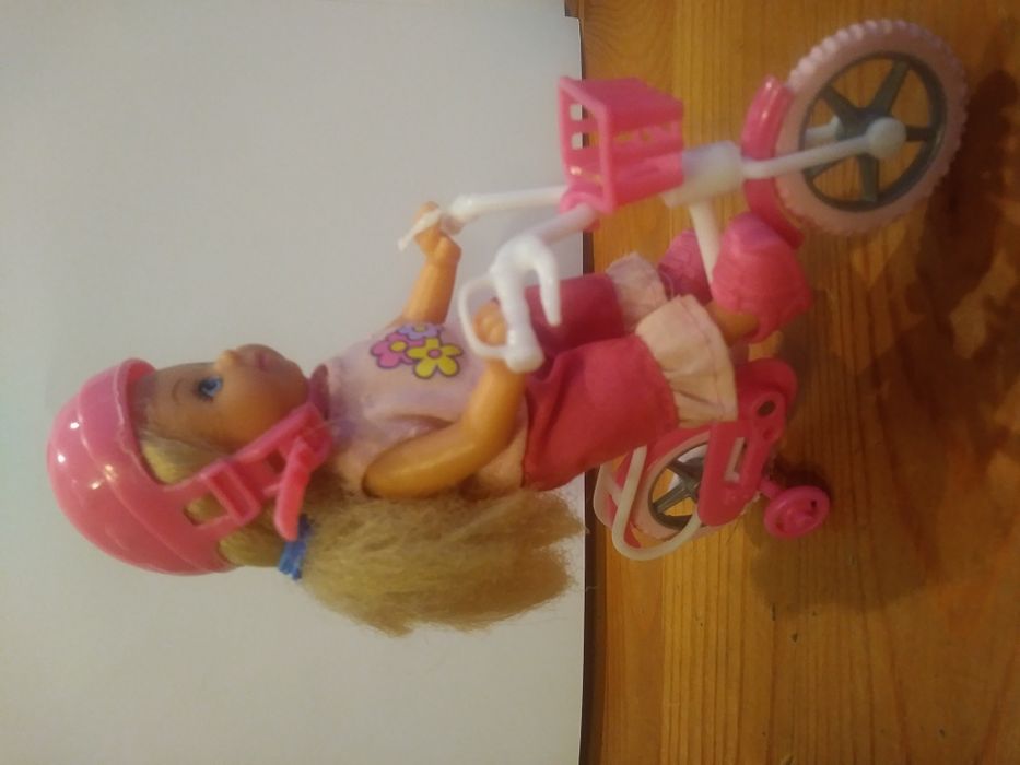 Lalka Evi na rowerze od Simby