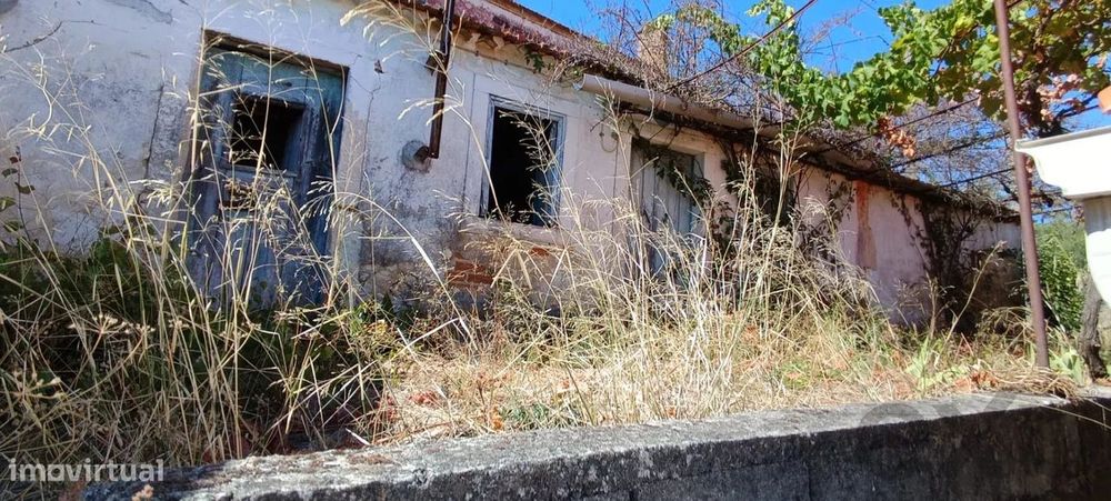 Moradia em Ruina T2 em Tomar
