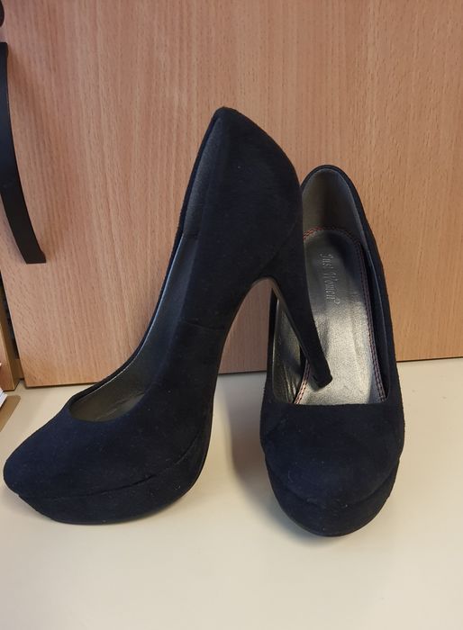 Buty na obcasie rozmiar 37.