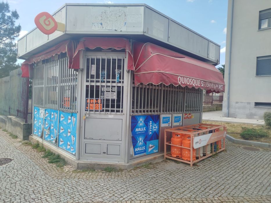 Vende se Quiosque "Student’s Place" em localização estratégica!