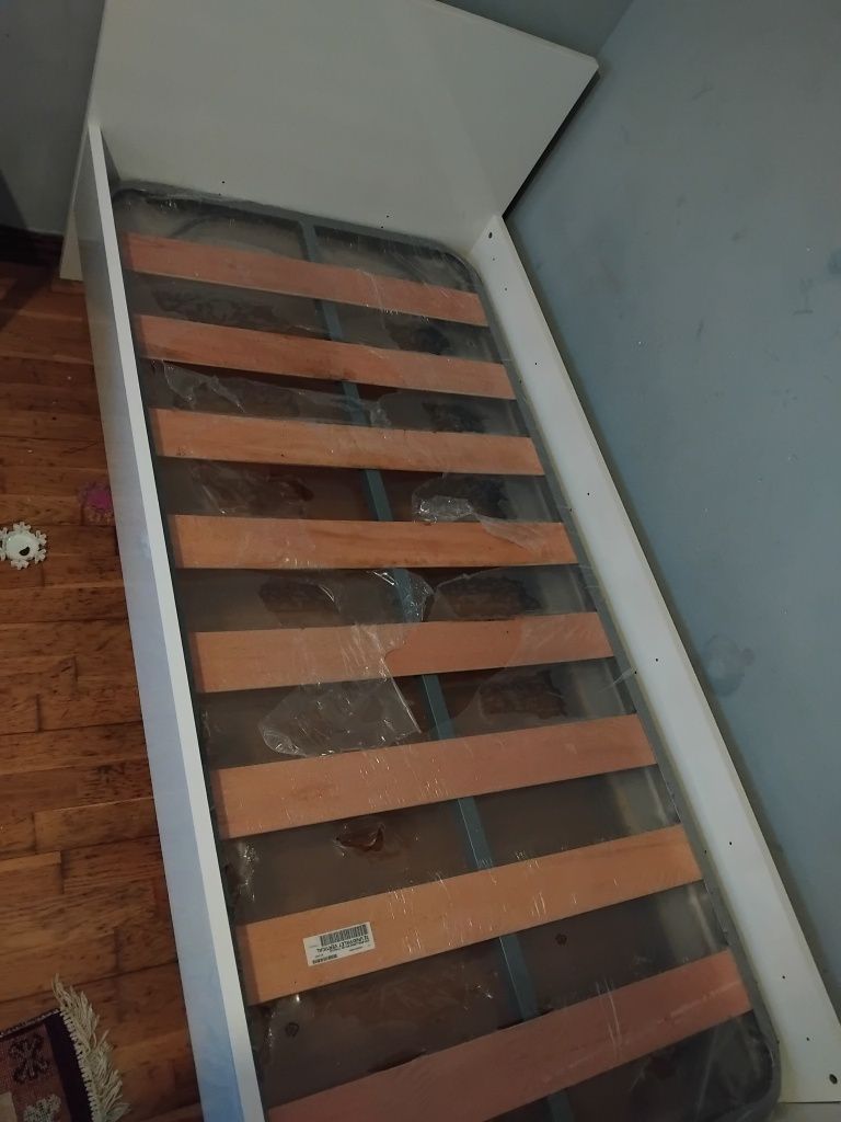 Cama sem colchão