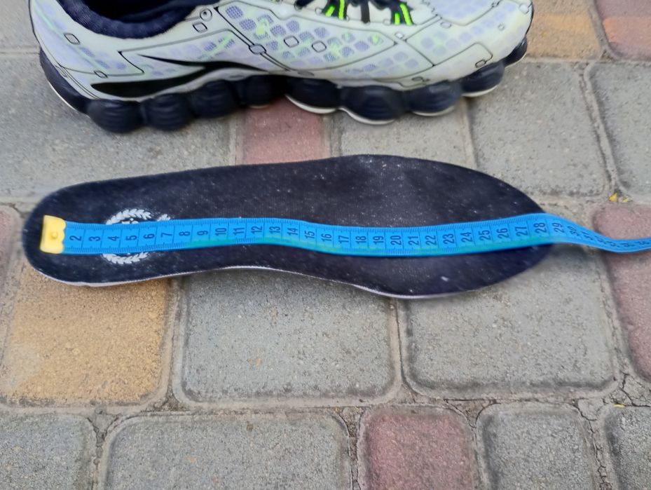 Кросівки Brooks Nuero 44 / 44,5