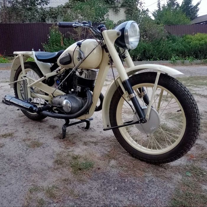 Ретро мотоцикл ИЖ-49