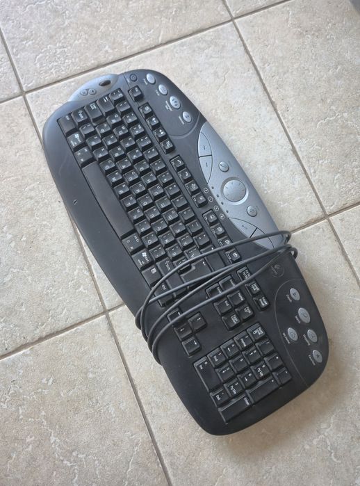 Клавіатура Logitech Elite