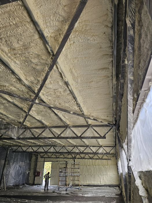 Утеплення Пінополіуретаном,Піною(ППУ)дахів,перекриття,каркасники,ангар