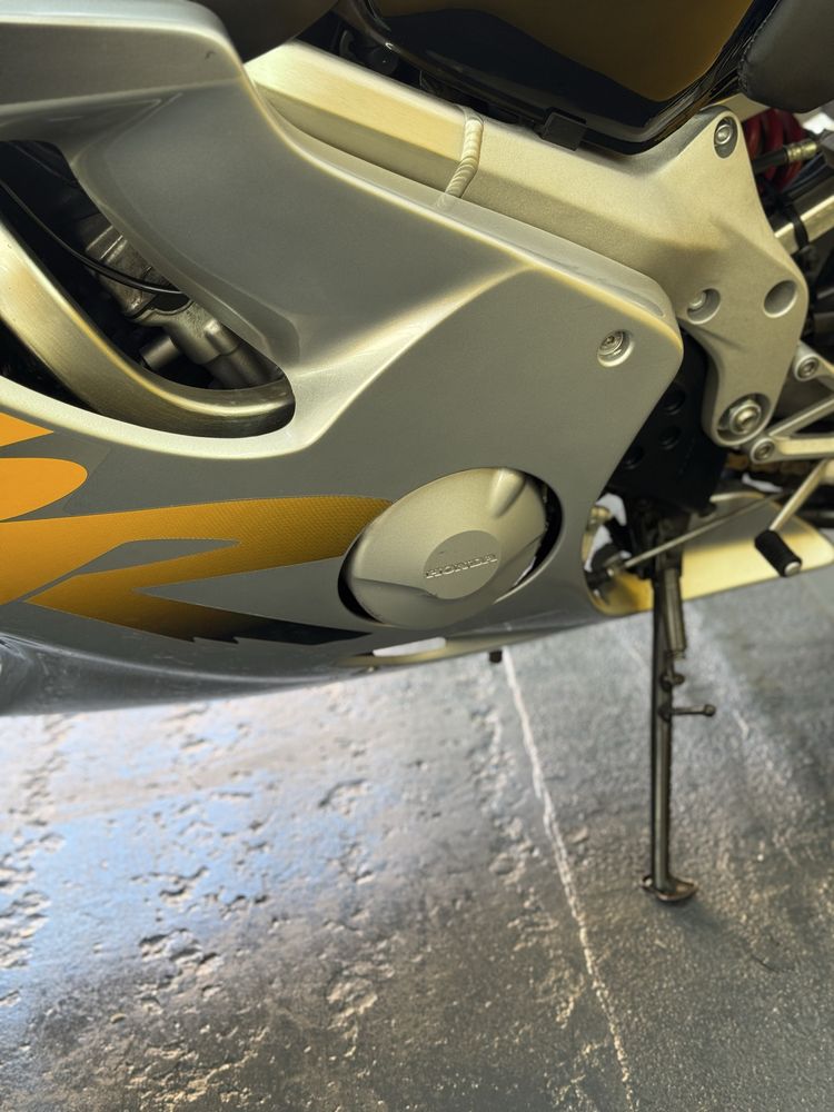 Honda cbr 600 f4