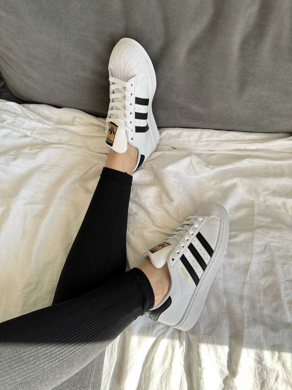 Чоловічі кросівки Adidas Superstar білий з чорним 178 НОВИЗНА