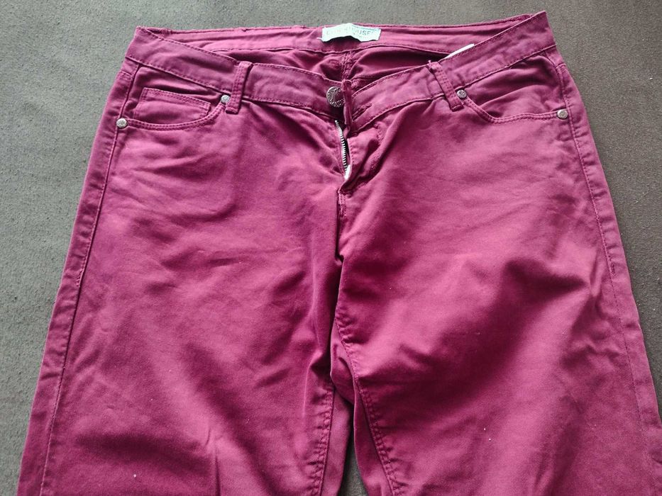 Spodnie bordowe C&A damskie r. 40 - stan bardzo dobry