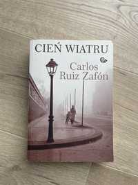 Książka „Cień Wiatru” Carlos Ruiz Zafon