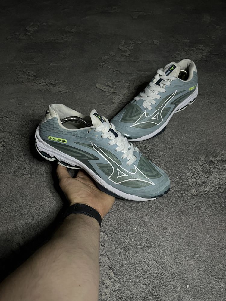 Кросівки MIZUNO WAVE LIGHTNING 27 45 29.5 кроссовки мізуно волейбол