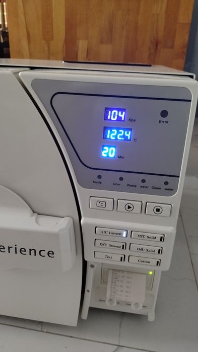 Autoklaw sterylizator parowy Lafomed LF-8L z drukarką