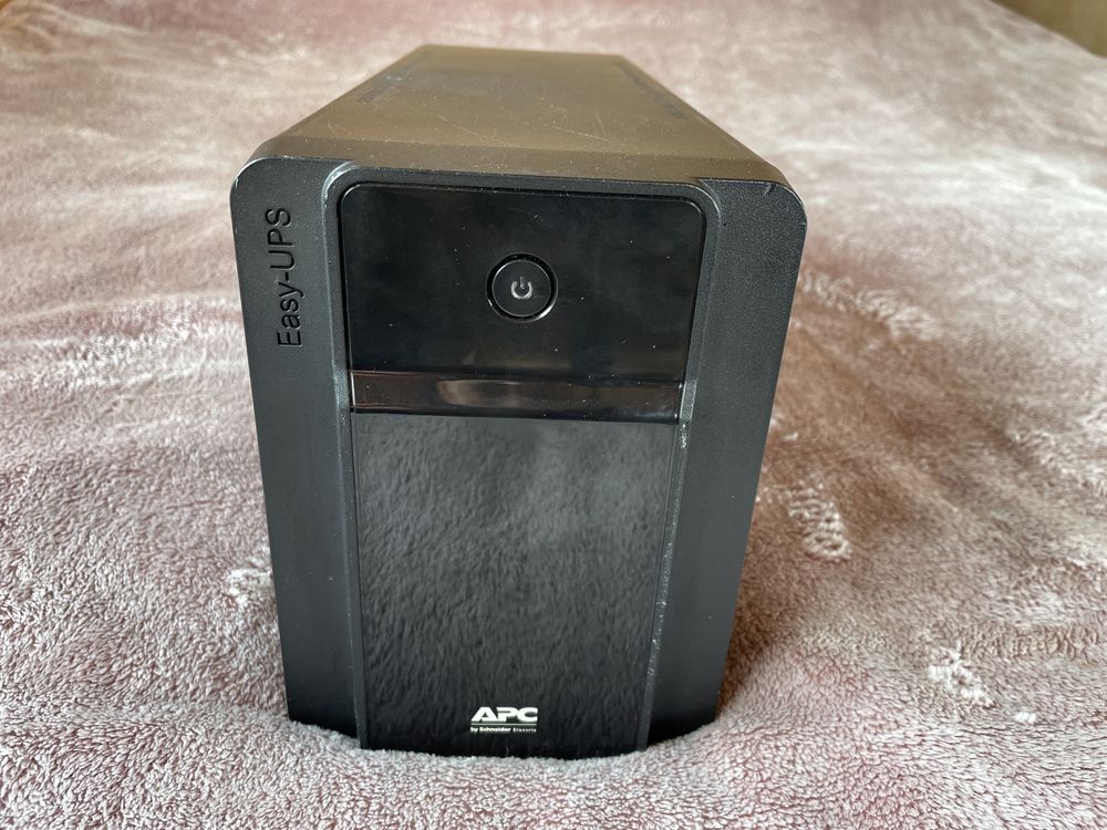 ИБП APC Easy-UPS BVX 1600LI-GR VA (Schuko)