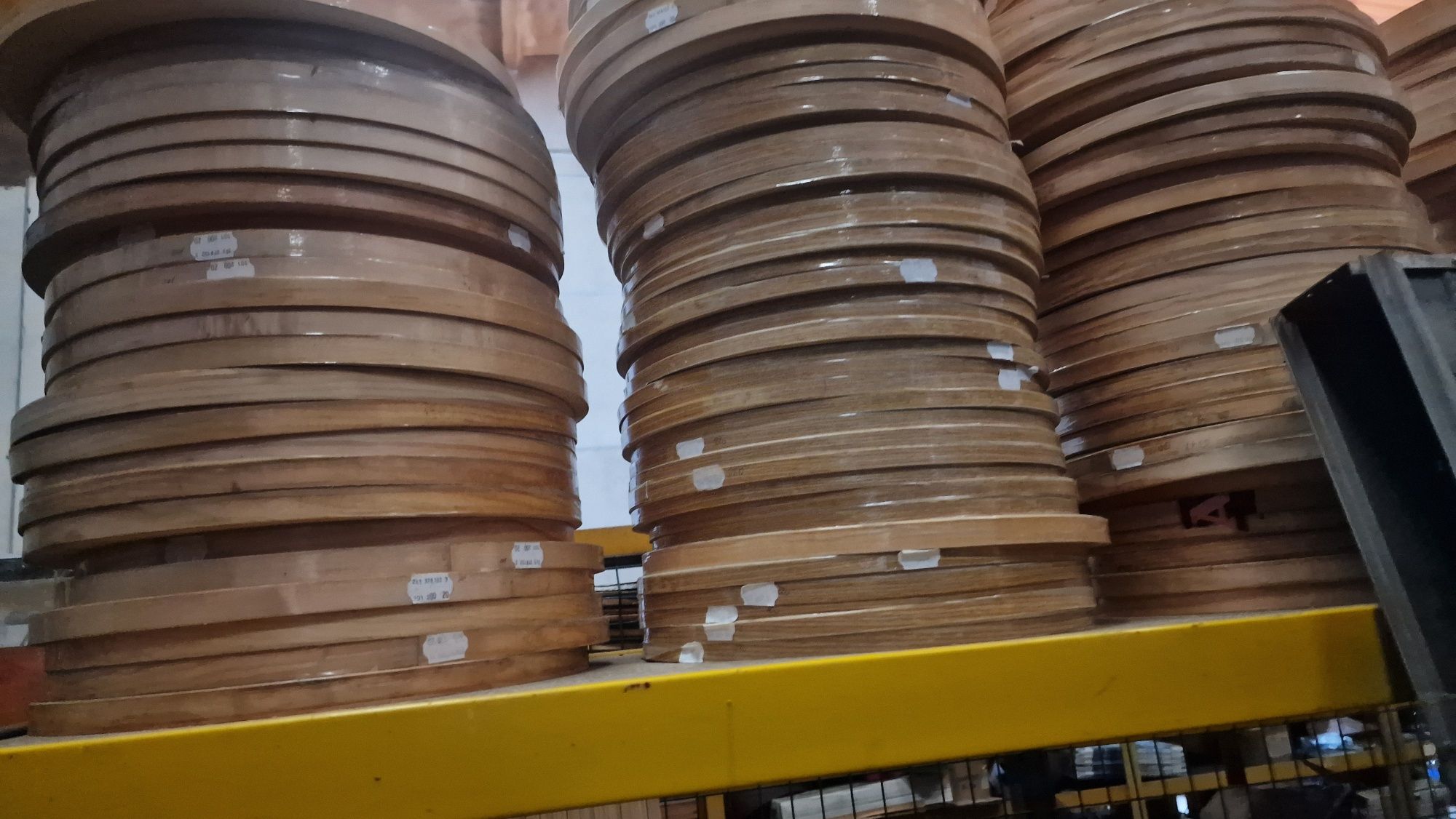 Orlas em madeira para moveis