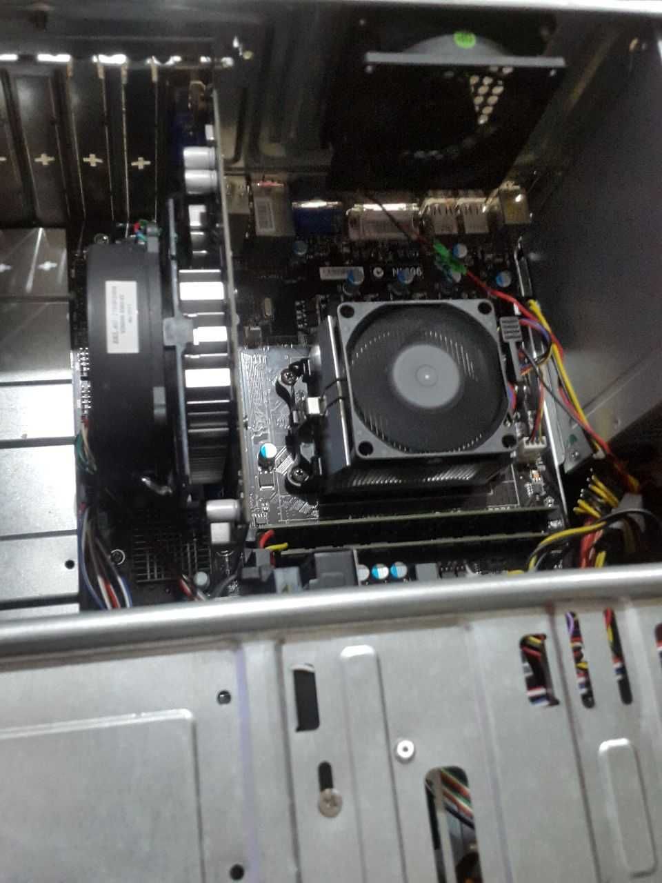 GPU 2gb amd 3400 2.6Ghz DDR3 8 gb