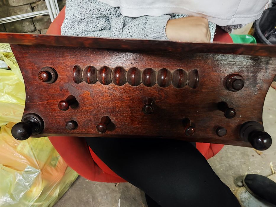 Wieszak ozdobny z Drewna litego