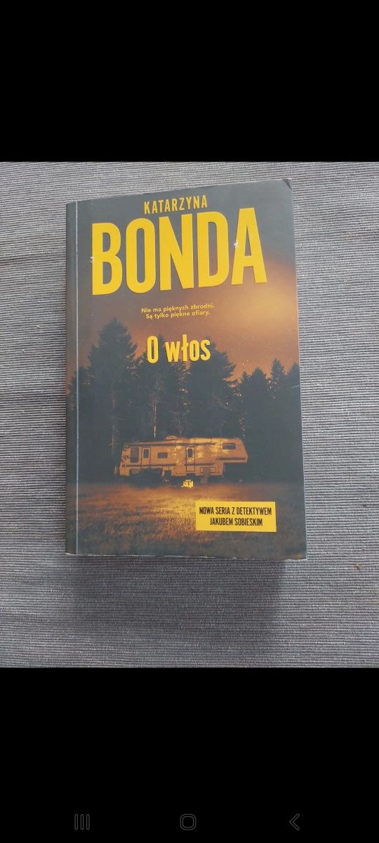 Kryminał O włos K.Bondy