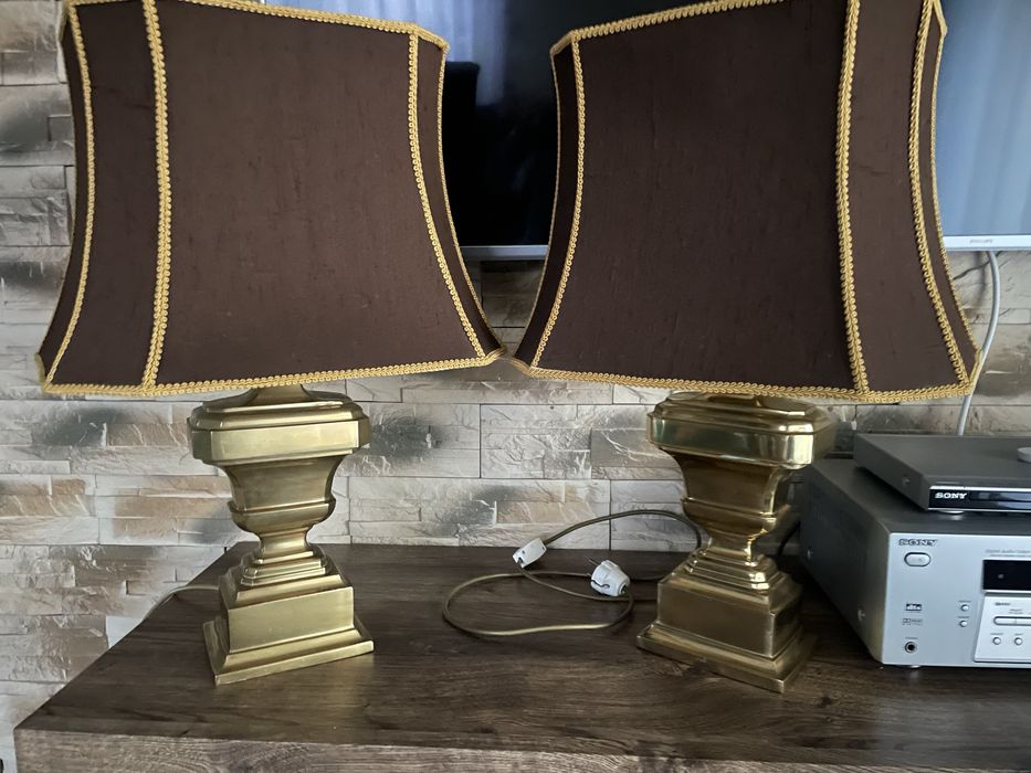 Duże mosiężne włoskie lampy.