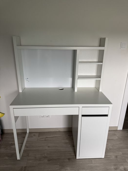 Biurko z nadstawka Ikea Micke